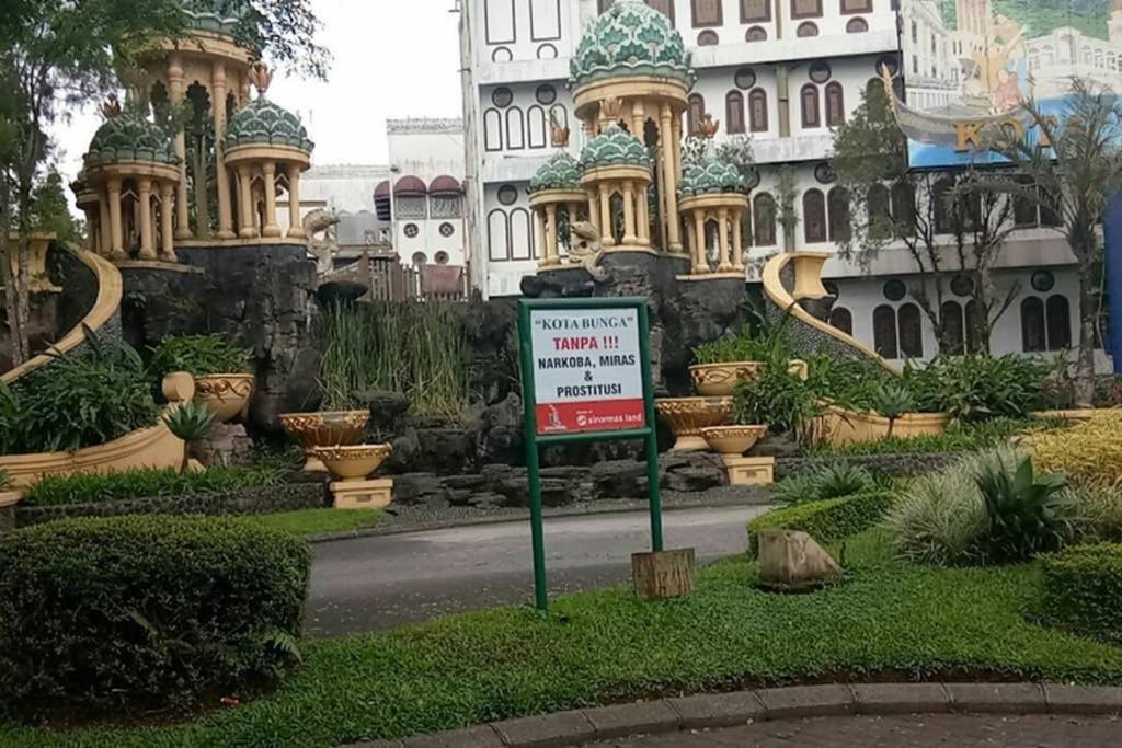 Villa Nils Cianjur Exterior foto