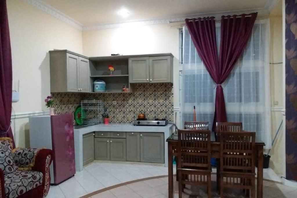 Villa Nils Cianjur Exterior foto
